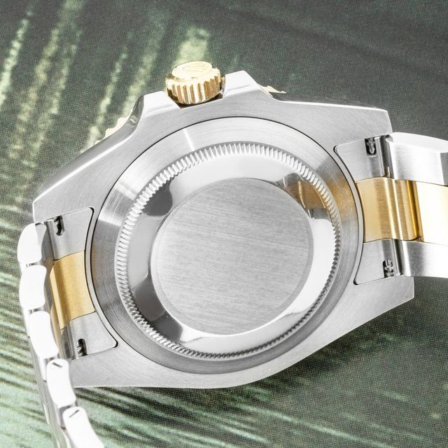 Rolex Submariner 116613 LN Image 4